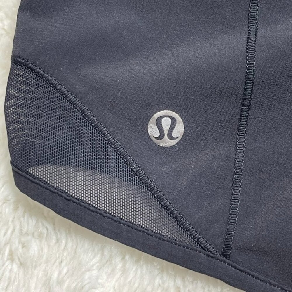Lululemon Women's Black Hotty Hot Shorts Size 6 - Picture 6 of 10